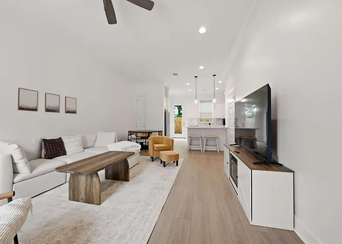 Brand New Kali House - River Ranch - Premier Host Holiday home *