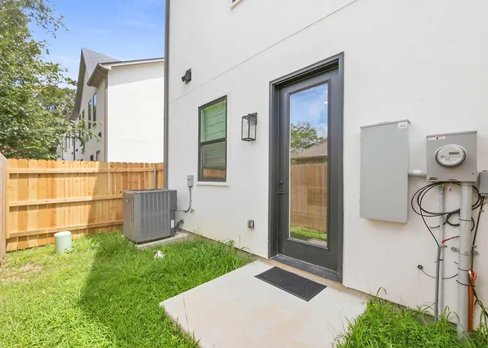 Brand New Kali House - River Ranch - Premier Host Holiday home *